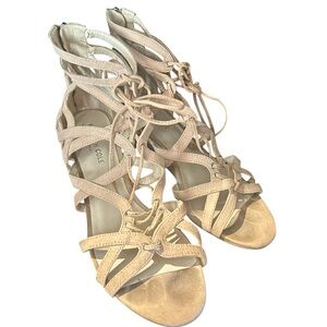 Kenneth Cole size 8 tan leather used.